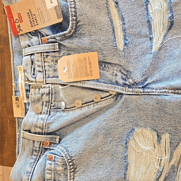 Levi's Ribcage Straight Ankle Distressed New With Tags 24 Inch Waist Size 0 - Picture 7 of 8